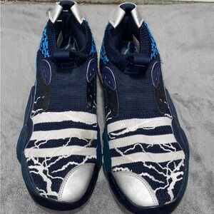 Adidas Trae Young 2 Supernatural Light Strike Basketball Shoes SIZE 9.5